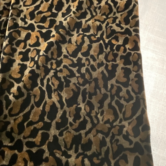 Kenneth Cole Silk Rayon Velvet Leopard Print Black Brown  Scarf 10”x60”NWOT - Picture 7 of 8